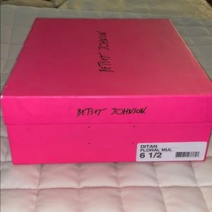 Betsey Johnson LIMITED EDITION PUMPS